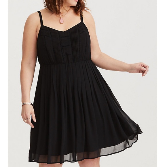 torrid Dresses & Skirts - Torrid Pleated Chiffon Dress